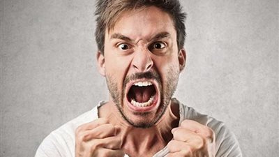 هل أنتِ متزوجة من شخص عصبي ومسيطر؟.. إليكِ هذه النصائح للتعامل معه