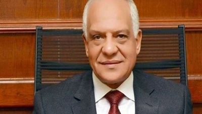 محافظ الجيزة يوجه بسرعة إنهاء تطوير الجزر الوسطى والأرصفة بشارع أحمد عرابى