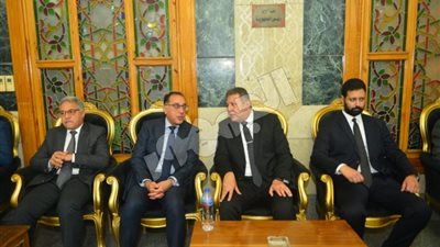 رئيس الوزراء في عزاء والدة النائب طارق شكري