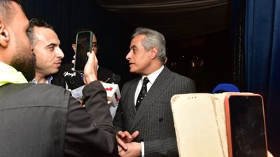 وزير  العمل: كان الله في عون الرئيس القادم .. الحمل تقيل