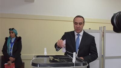 أمين عام مجلس النواب يُدلي بصوته في الانتخابات الرئاسية