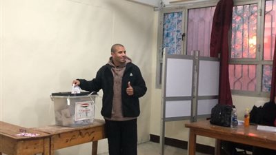 محمد زيدان يُدلي بصوته في الانتخابات الرئاسية بالتجمع الخامس