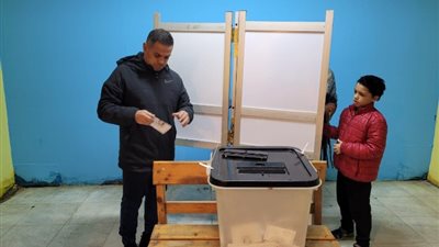 كريم حسن شحاتة يدلي بصوته في الانتخابات الرئاسية بالعجوزة