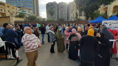 توافد المواطنين مبكرا على لجان الانتخابات الرئاسية 2024 لليوم الثاني