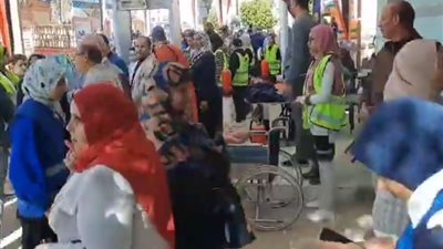 إقبال كثيف من الناخبين بواحة الخارجة في محافظة الوادي الجديد.. فيديو