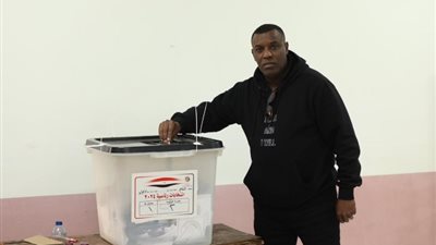 بالصور.. عبد الستار صبري يُدلي بصوته في الانتخابات الرئاسية