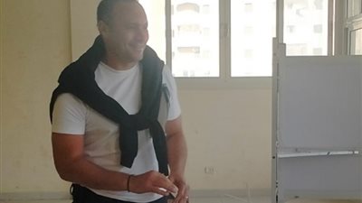 نادر السيد يدلي بصوته في انتخابات الرئاسة 2024  بالشيخ زايد