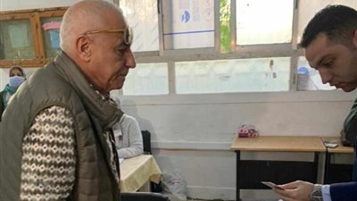 رئيس الزمالك يدلي بصوته في الانتخابات بأكتوبر