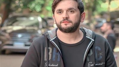 مصطفي خاطر يستقبل عزاء أم زوجته بمسجد الشرطة في الشيخ زايد