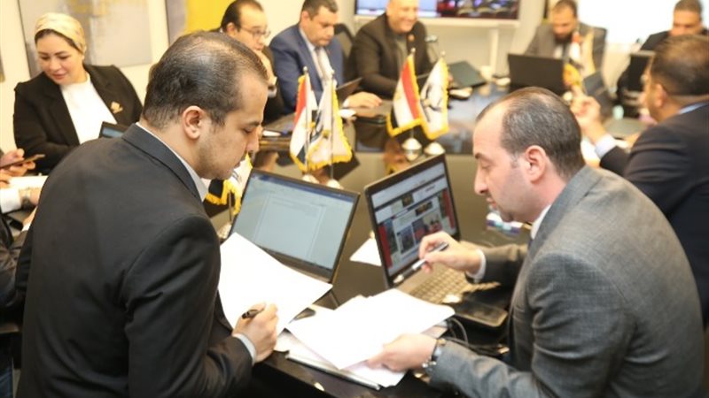 جانب من غرفة عمليات تنسيقية شباب الأحزاب والسياسيين