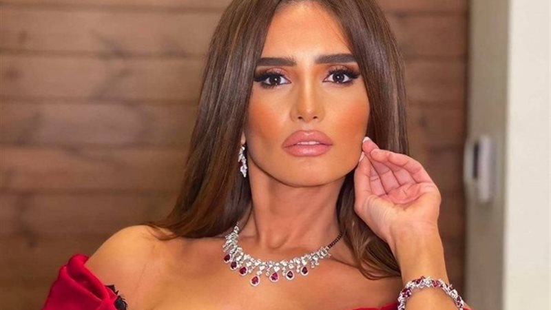 الفنانة زينة