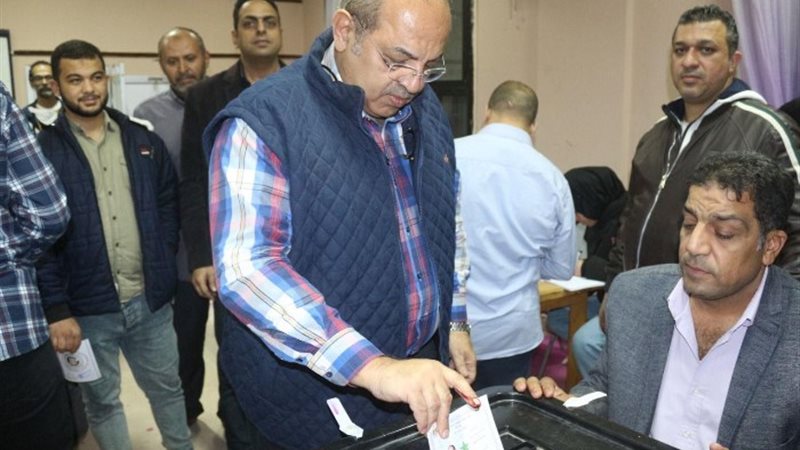 هشام حطب رئيس اللجنة الأولمبية المصرية