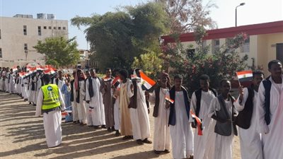 بـ «السواكنى ».. حشود من البشارية والعبابدة في لجان انتخابات حلايب وشلاتين