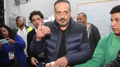 قبل غلق الاقتراع.. خالد سرحان يدلي بصوته في الانتخابات الرئاسية 2024