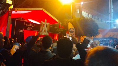 فرقة نوبية تجوب شوارع القاهرة تأييدا للمرشح الرئاسي عبد الفتاح السيسي