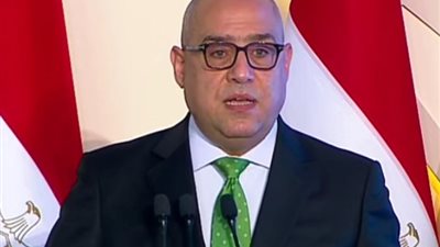وزير الإسكان يتابع معدلات تنفيذ مشروع سور مجرى العيون