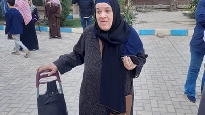 سيدة بالعباسية: «جيت أنتخب السيسي عشن هو الوحيد اللي يقدر يحافظ على بلدنا»