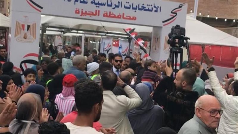 أهالي ناهيا وكرداسة أثناء الانتخابات