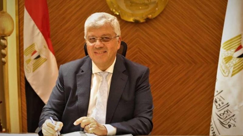 أيمن عاشور