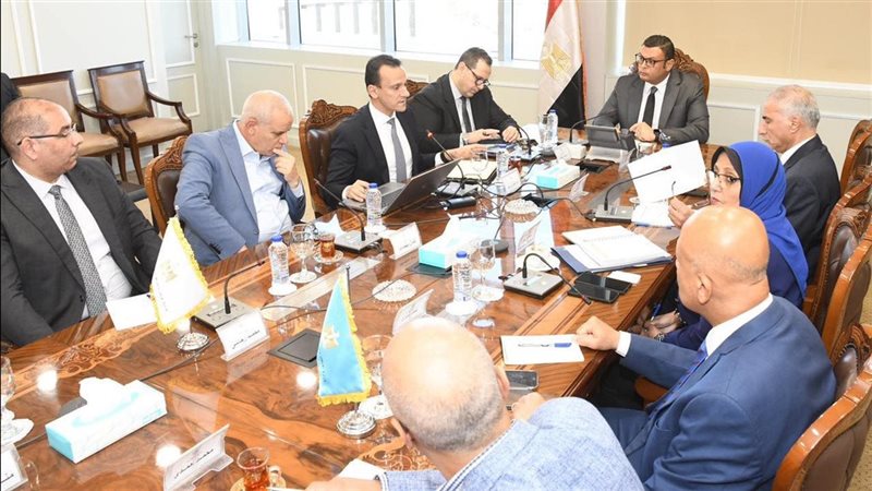 وزير الإسكان 