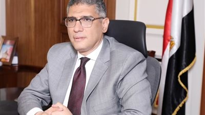 محافظ الجيزة: تفعيل منظومة ذكية لنقل وإدارة مخلفات البناء والهدم إلكترونيًا