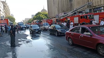 فتح شارع رمسيس أمام المارة والسيارات بعد السيطرة على حريق سنترال رمسيس