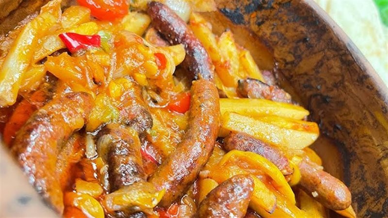  صينية السجق بالبطاطس