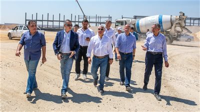 رئيس اقتصادية قناة السويس يتفقد المرافق والمصانع في منطقة القنطرة غرب الصناعية