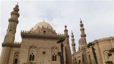 جمال الفن والعمارة الإسلامية.. جولة ميدانية في مسجد السطان حسن 