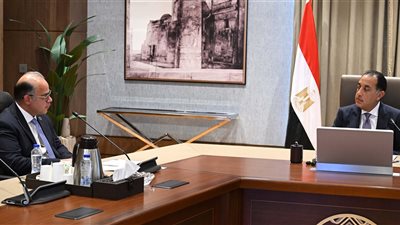 مدبولي يلتقي رئيس «الرقابة المالية» لبحث مستجدات القطاع غير المصرفي