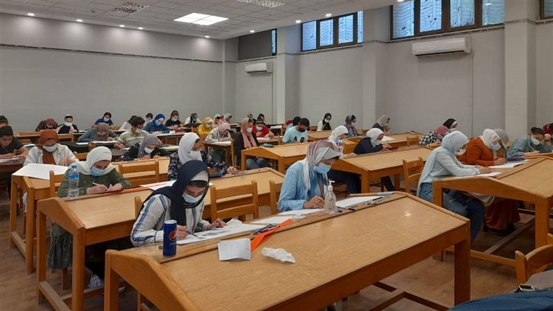 طلاب الثانوية العامة 