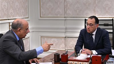 رئيس الوزراء يتابع جهود تأمين وقود محطات الكهرباء