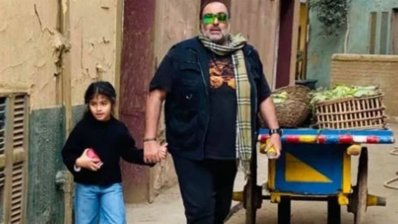 سامح عبد العزيز وابنته