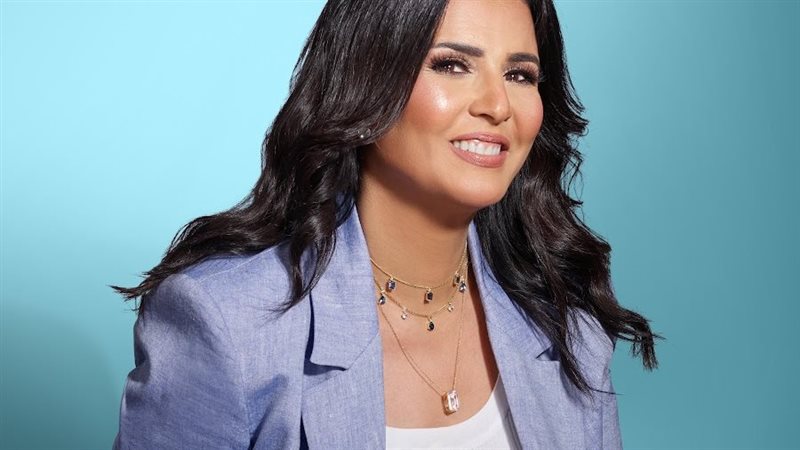 الإعلامية منى الشاذلي 