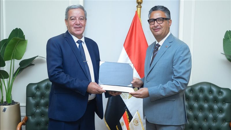 وزير التموين