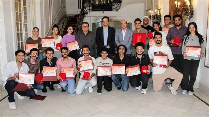 الفائزين بجوائز الدورة السابعة من مهرجان نجوم المسرح 