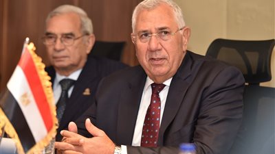 “معالي الوزير” أم “النائب”؟.. صراع أمين الجبهة الوطنية مع الألقاب