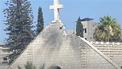 بعد قصفها في غارة إسرائيلية بغزة.. ماذا قالت دول العالم عن جريمة الكنيسة المقدسة؟