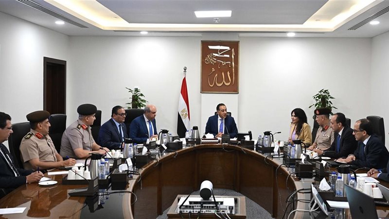 خلال الاجتماع 