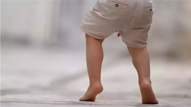 المشي على الأصابع