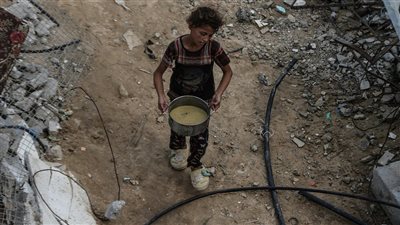 إذاعة جيش الاحتلال: تهديد بالتوغل البري في دير البلح للمرة الأولى منذ بدء حرب غزة