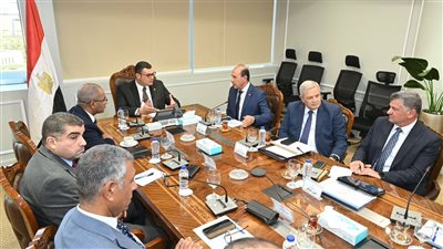 وزير الإسكان يتابع تدشين منصتين لتنظيم السوق العقارية وتصدير العقار المصري