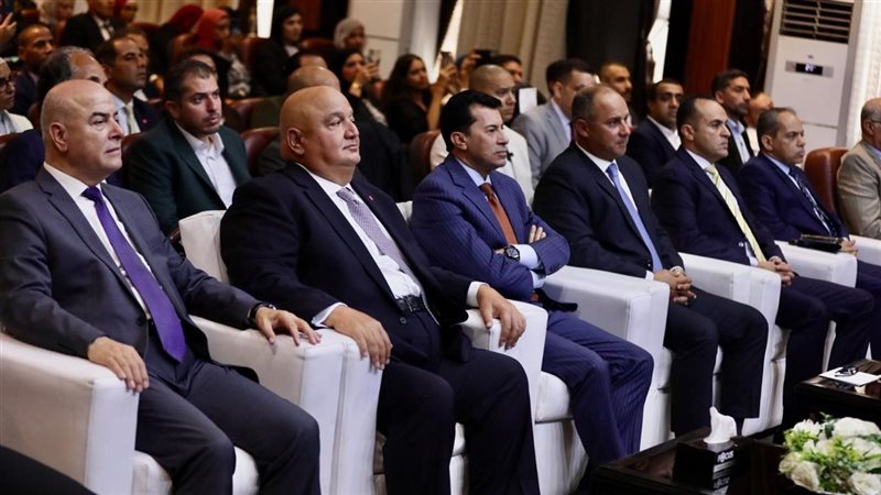 وزير الشباب والرياضة ورئيس شركة بريزنتيشن