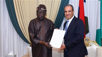 وزير الخارجية يسلم رسالة خطية من الرئيس السيسي إلى رئيس نيجيريا 