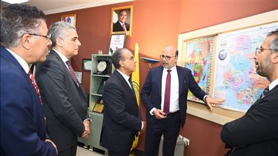 “المقاولون العرب” تطلع وزير الخارجية على مشروعات البنية التحتية في نيجيريا