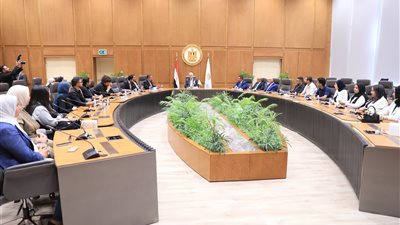 وزير التعليم العالي يكرم الطلاب الفائزين في مسابقة 