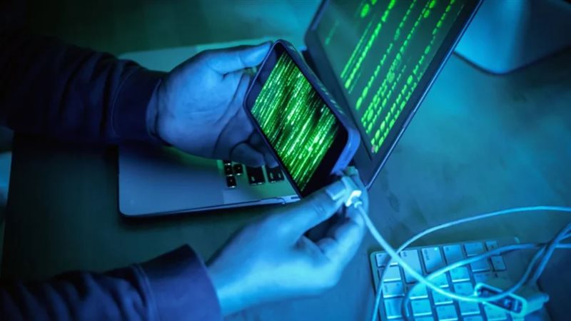 هجمات إلكترونية متطورة تضرب آيفون في إيران