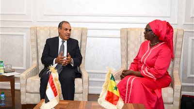 وزير الخارجية يلتقي وزيرة التكامل الأفريقي والشئون الخارجية السنغالية