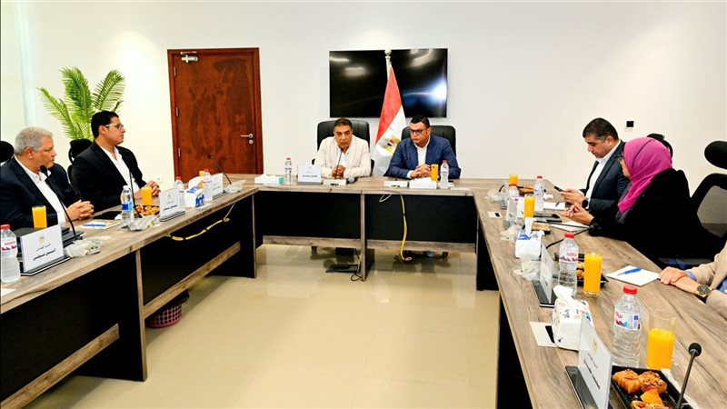 وزير الإسكان ومحافظ الدقهلية