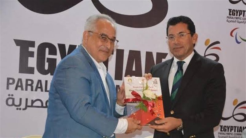  حسام الدين مصطفى ووزير الشباب والرياضة